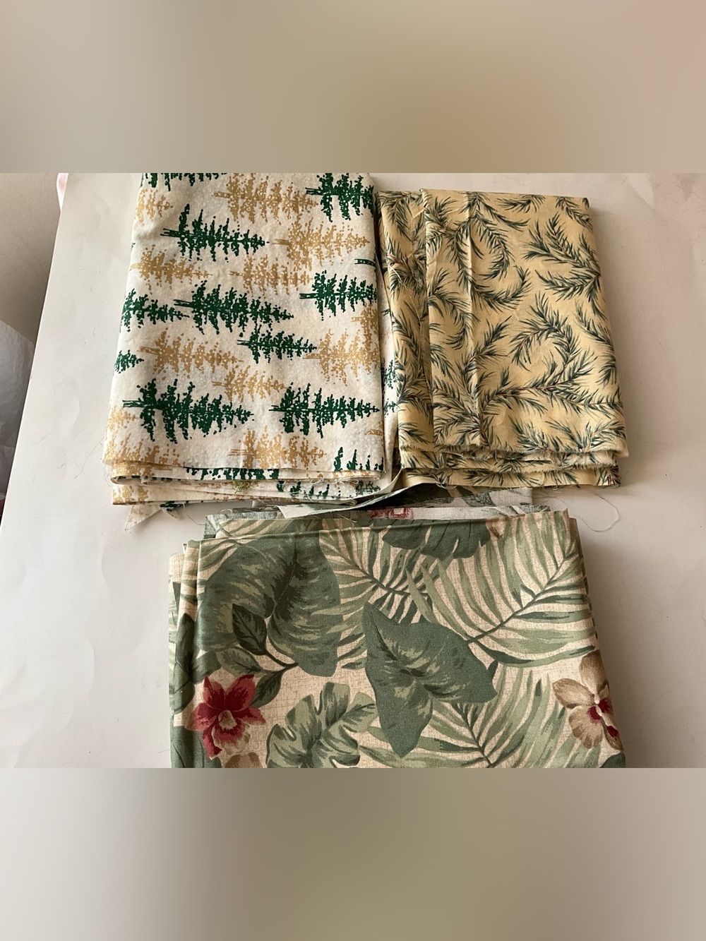 Quilting Sewing Crafts Fabric Lot Pine Trees Pine Cones Tropical Floral Greens